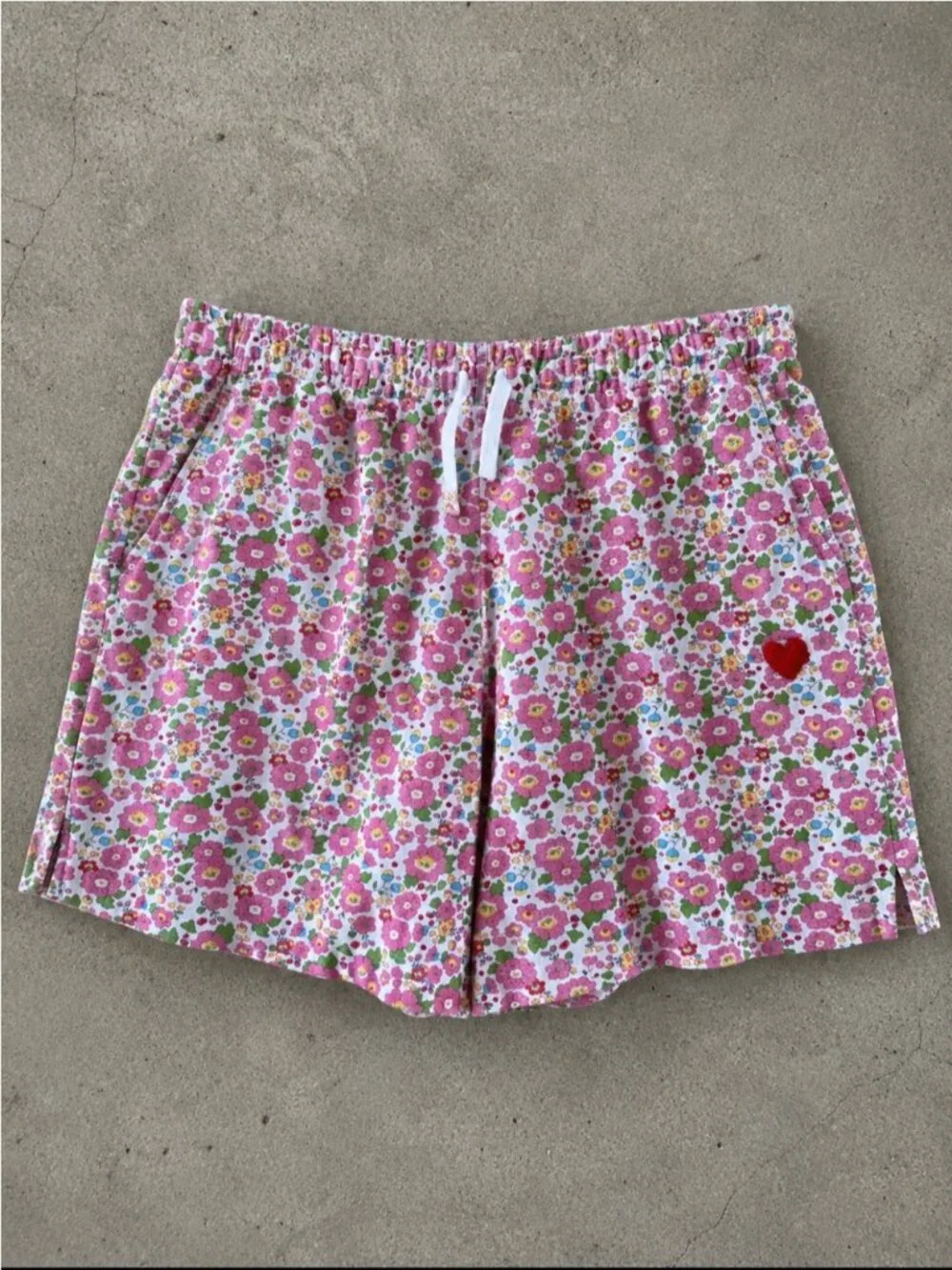 Preloved Floral Sweat Shorts XL Pink Heart Embroidered Made in Canada Coquette